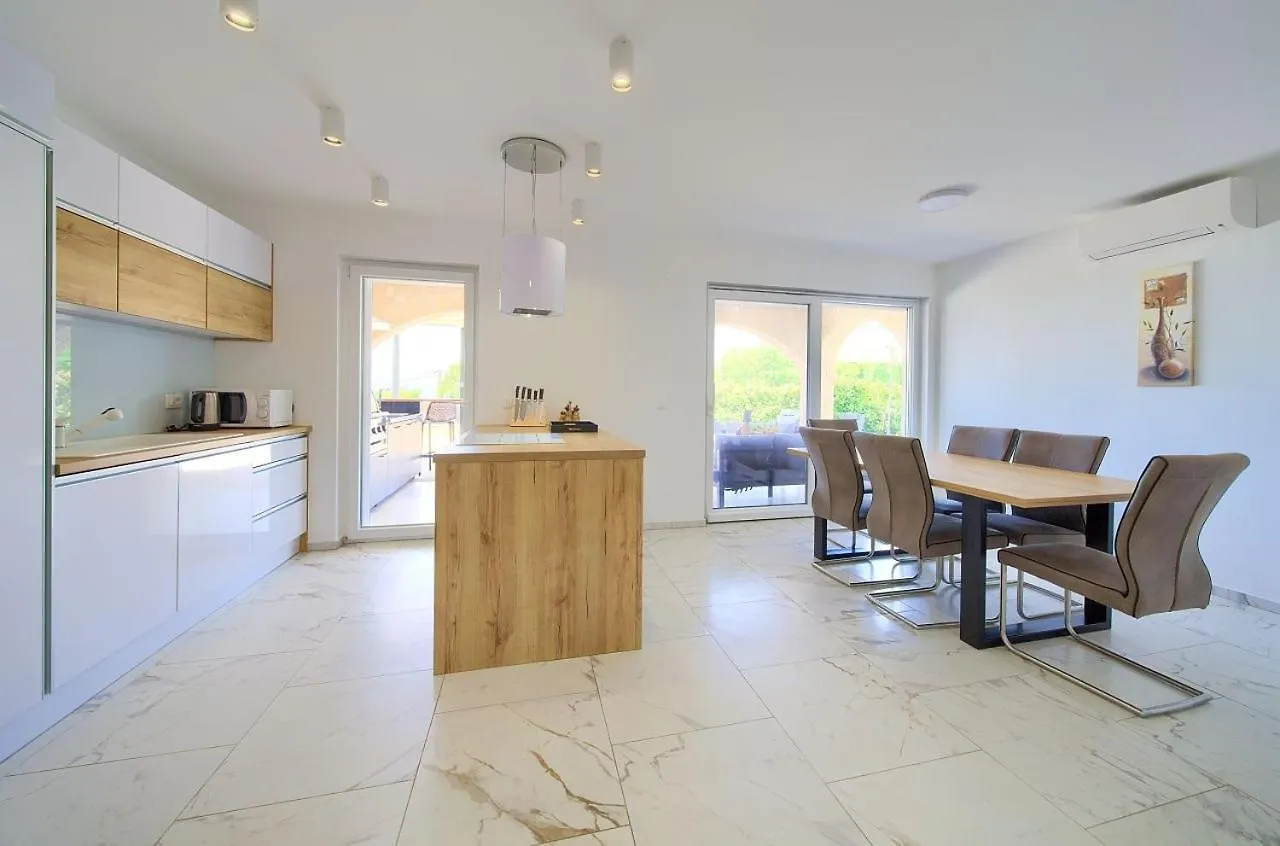 Holiday House Sea & Sun Residence Rasopasno Croatia