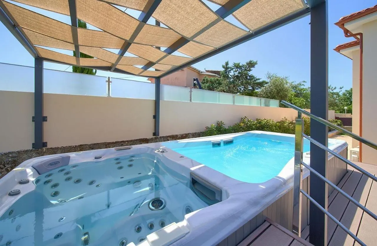 Holiday House Sea & Sun Residence Rasopasno Holiday home
