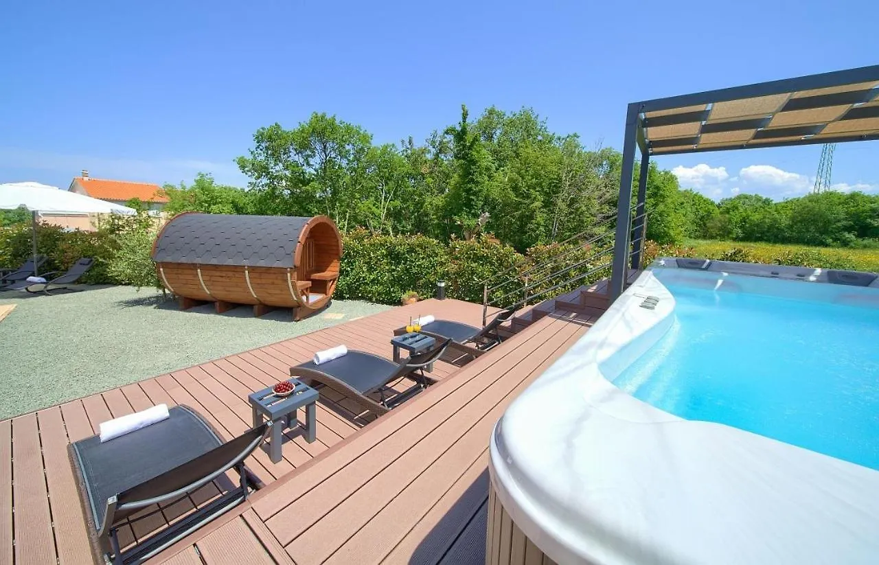 Holiday home Holiday House Sea & Sun Residence Rasopasno