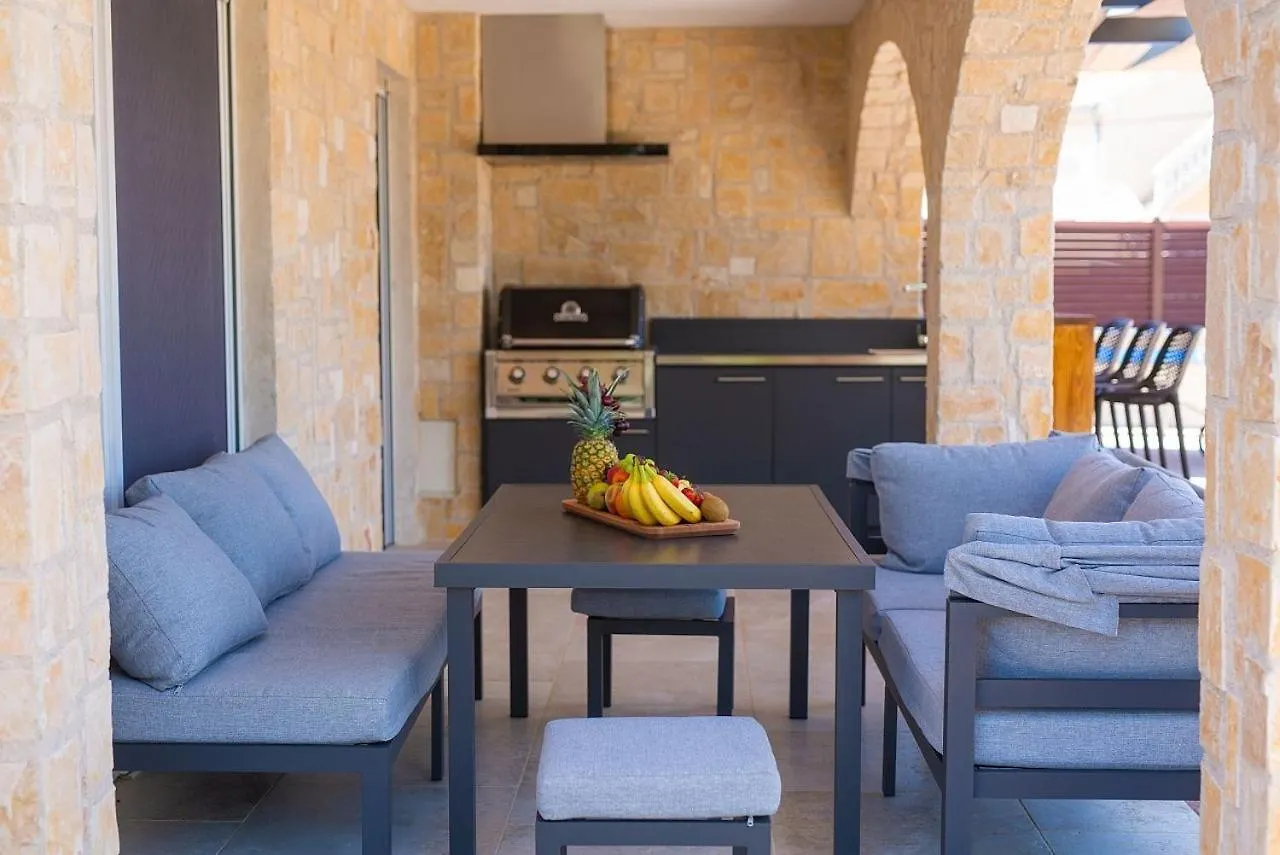 Holiday House Sea & Sun Residence Rasopasno 0*,  Croatia