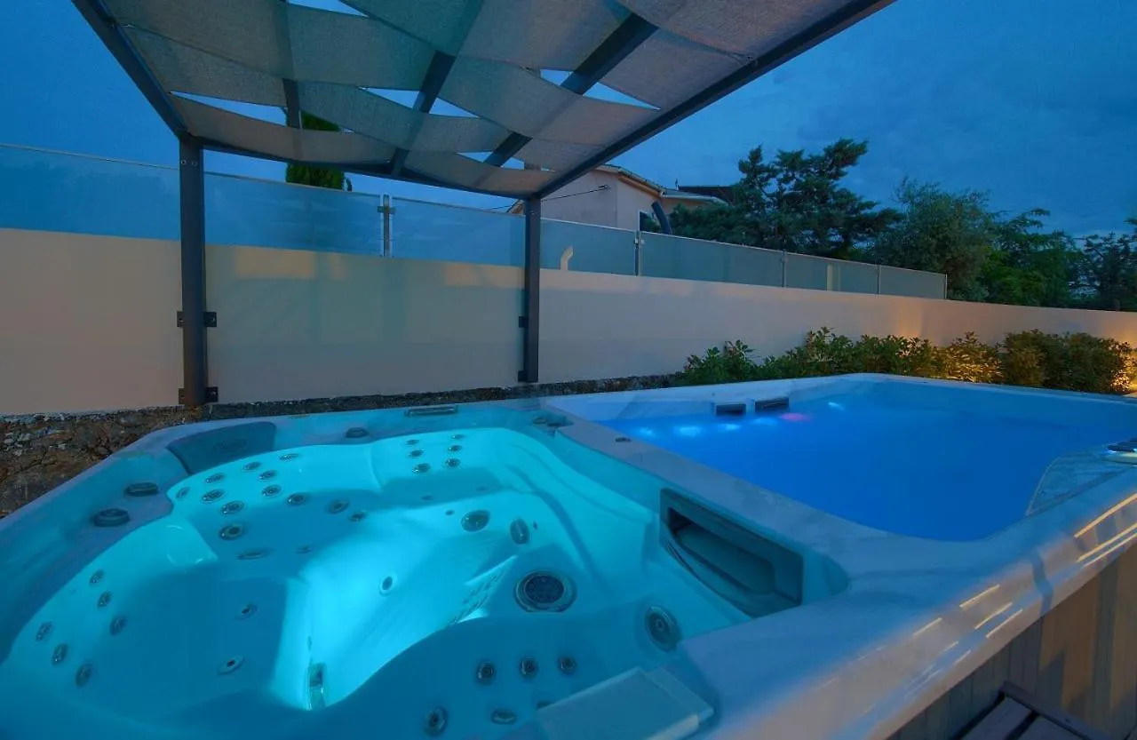 Holiday home Holiday House Sea & Sun Residence Rasopasno